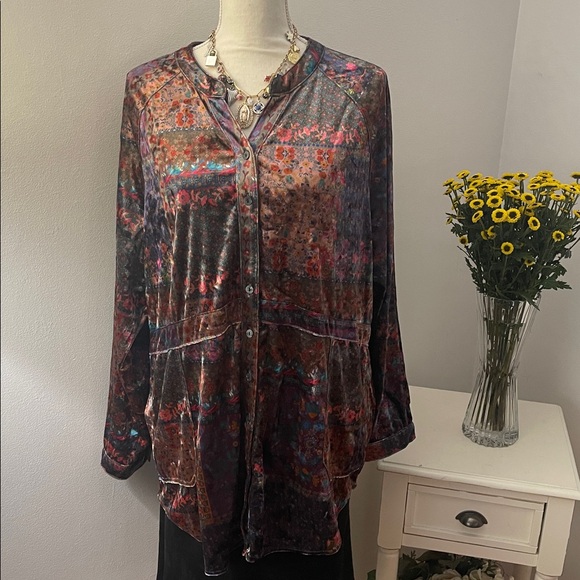 Natural Life Flower Print Faux Velvet Tunic - Picture 1 of 12